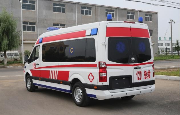 纳雍县救护车护送